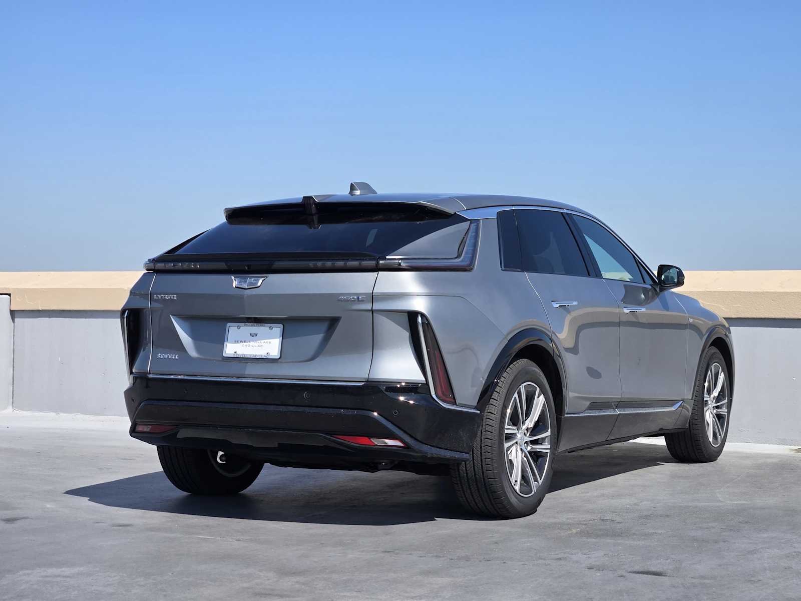 2025 Cadillac Lyriq Luxury photo 4
