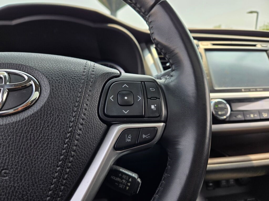 2019 Toyota Highlander XLE photo 34