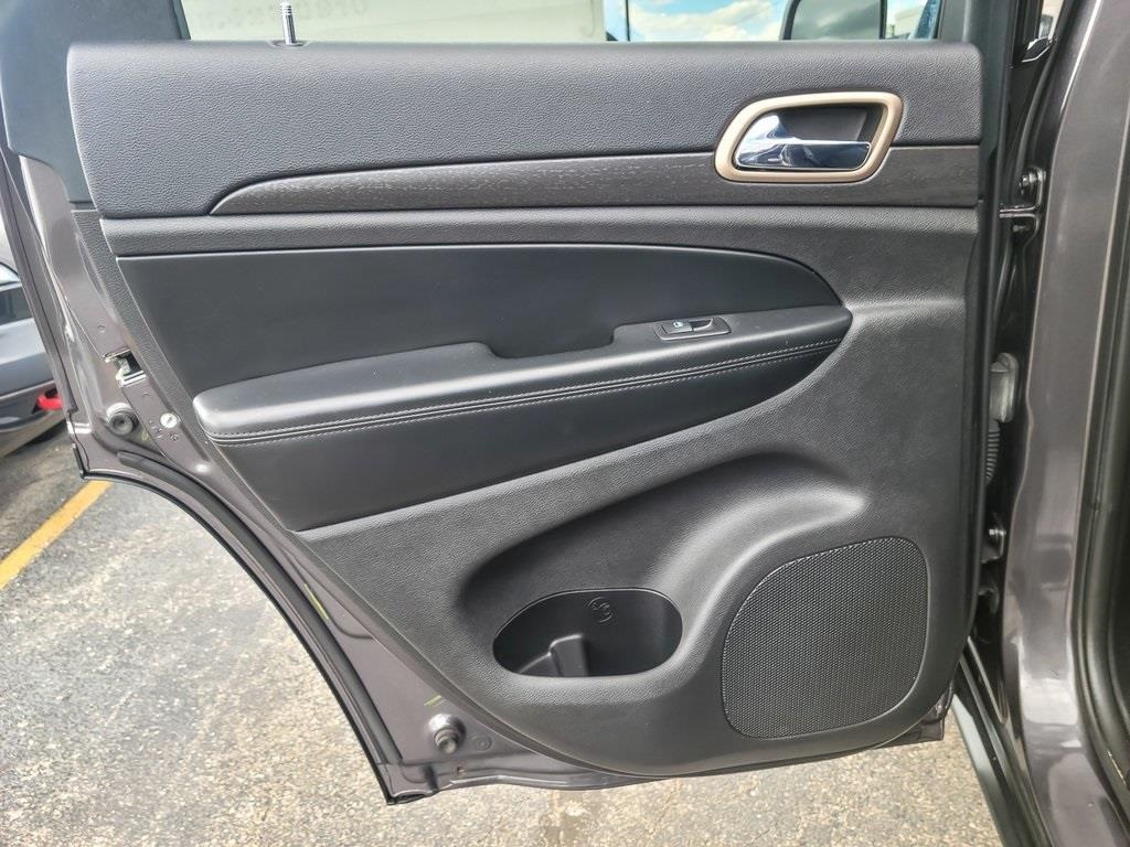 2015 Jeep Grand Cherokee Laredo photo 12