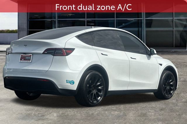 2024 Tesla Model Y Long Range photo 4