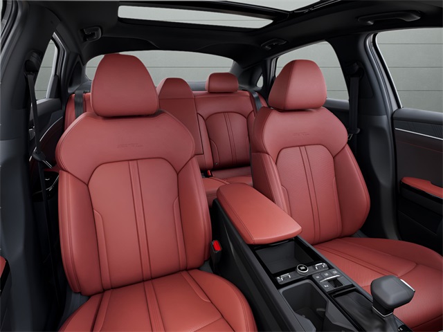 2025 Kia K5 GT-Line photo 3