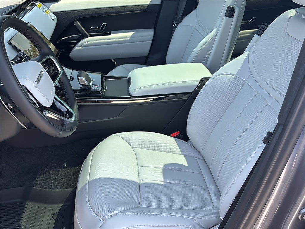 2025 Land Rover Range Rover Sport SE photo 24