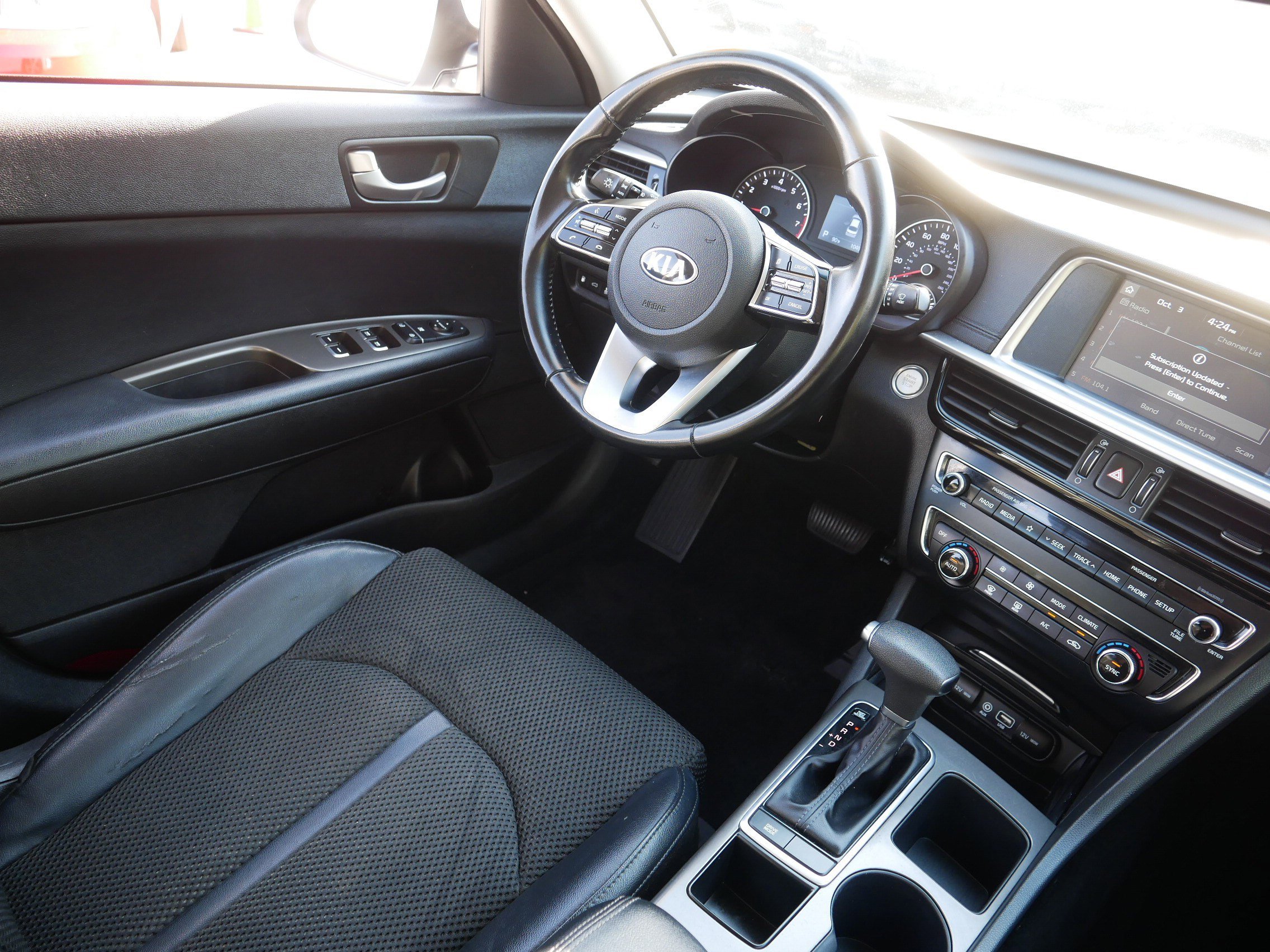 2019 Kia Optima S photo 9