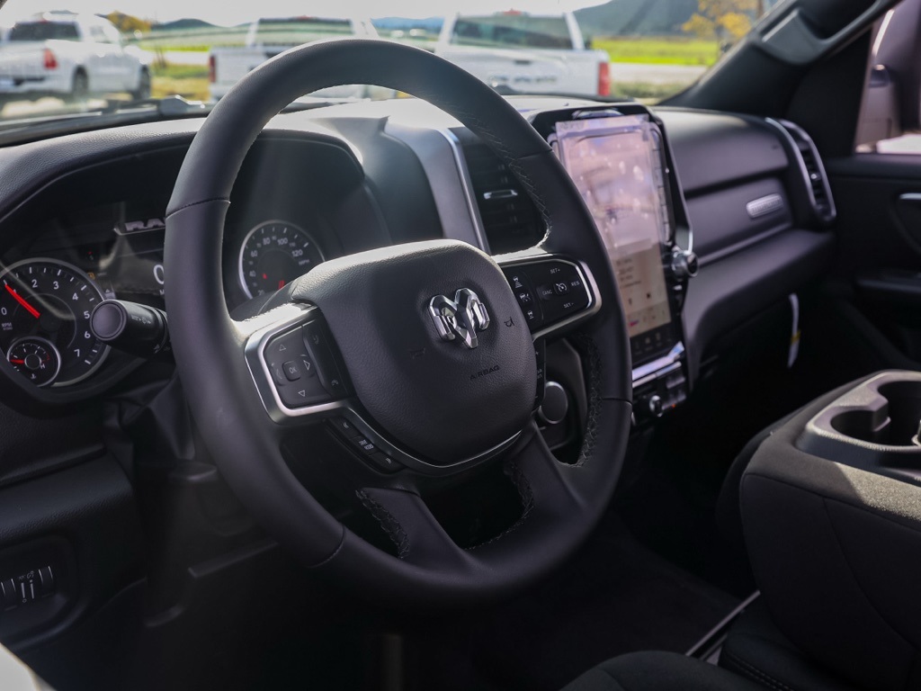 New 2026 Diamond Black Crystal Pearl-Coat Exterior Paint RAM Big Horn/Lone Star image 13