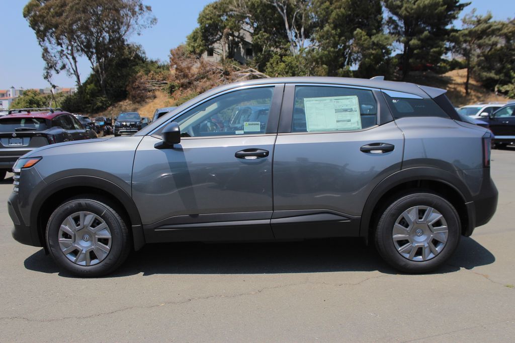 2025 Nissan Kicks S photo 7