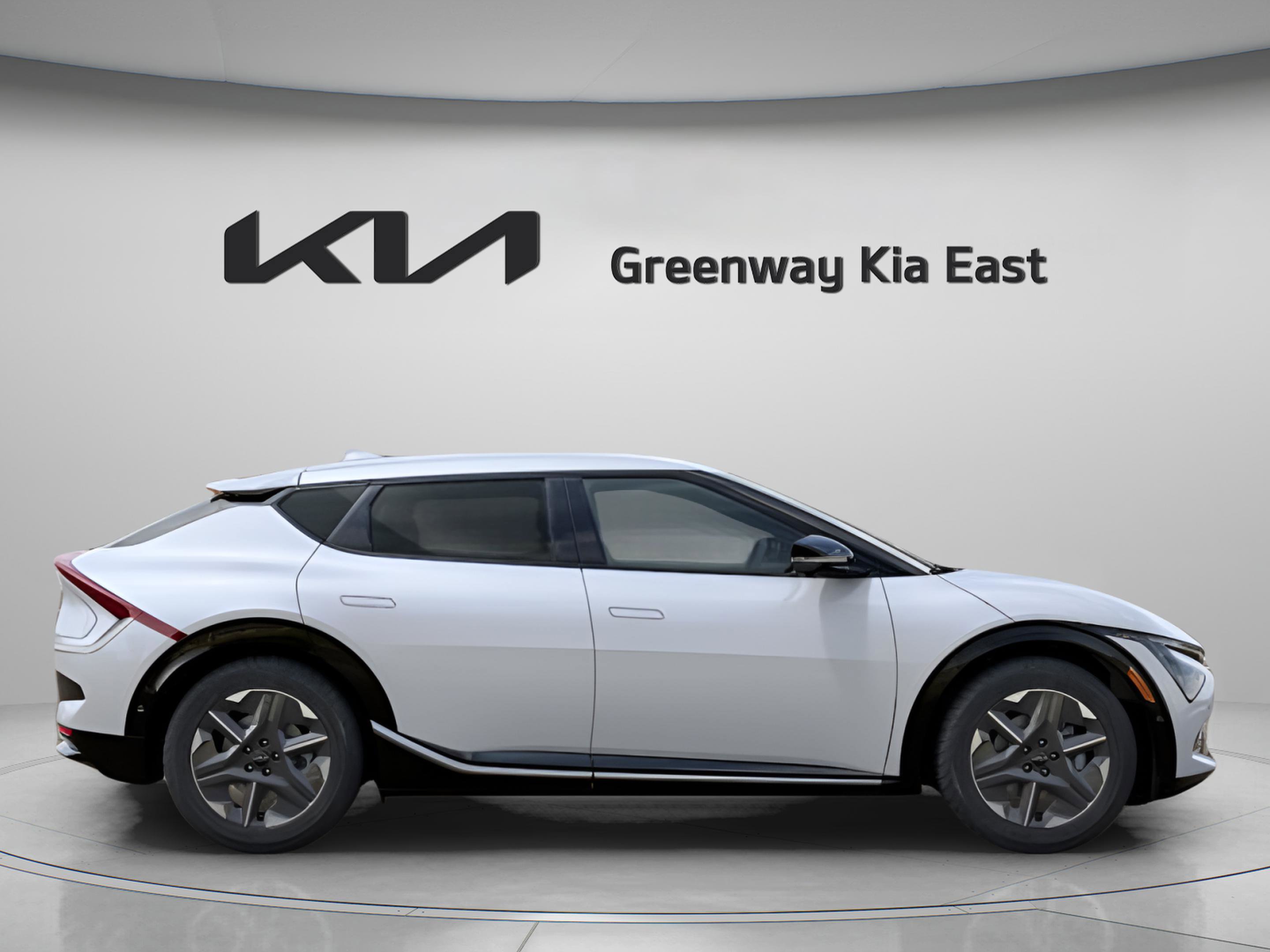 2025 Kia EV6 Light photo 9