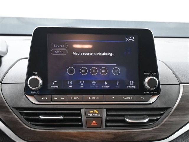 2024 Nissan Altima 2.5 SV photo 2
