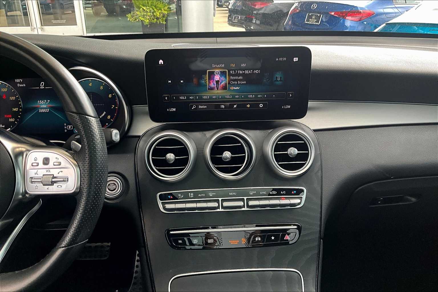 2021 Mercedes Benz GLC 300 photo 6