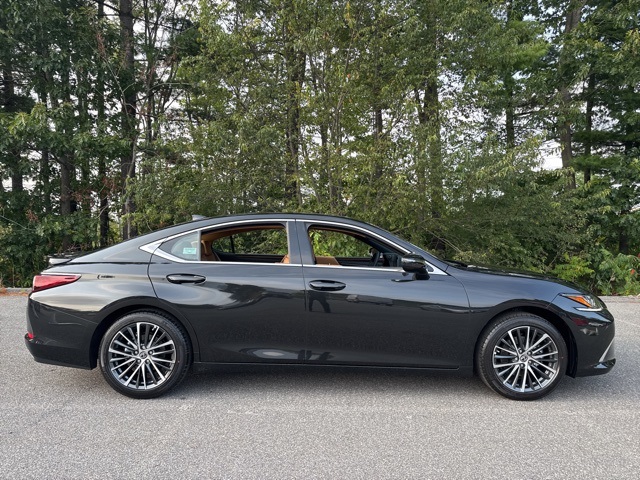 2025 Lexus ES 350 Premium photo 2