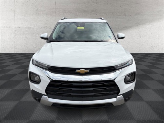 2022 Chevrolet Trailblazer LT photo 2