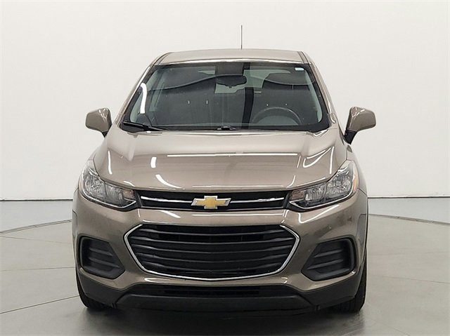 2022 Chevrolet Trax LS photo 2
