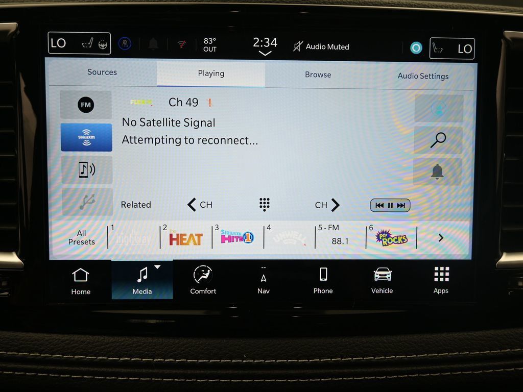 2025 Chrysler Pacifica Limited photo 13