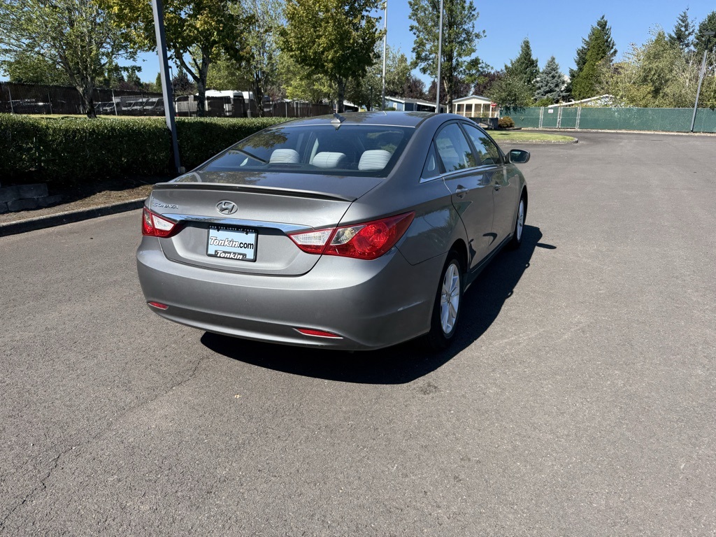 2013 Hyundai Sonata GLS photo 4