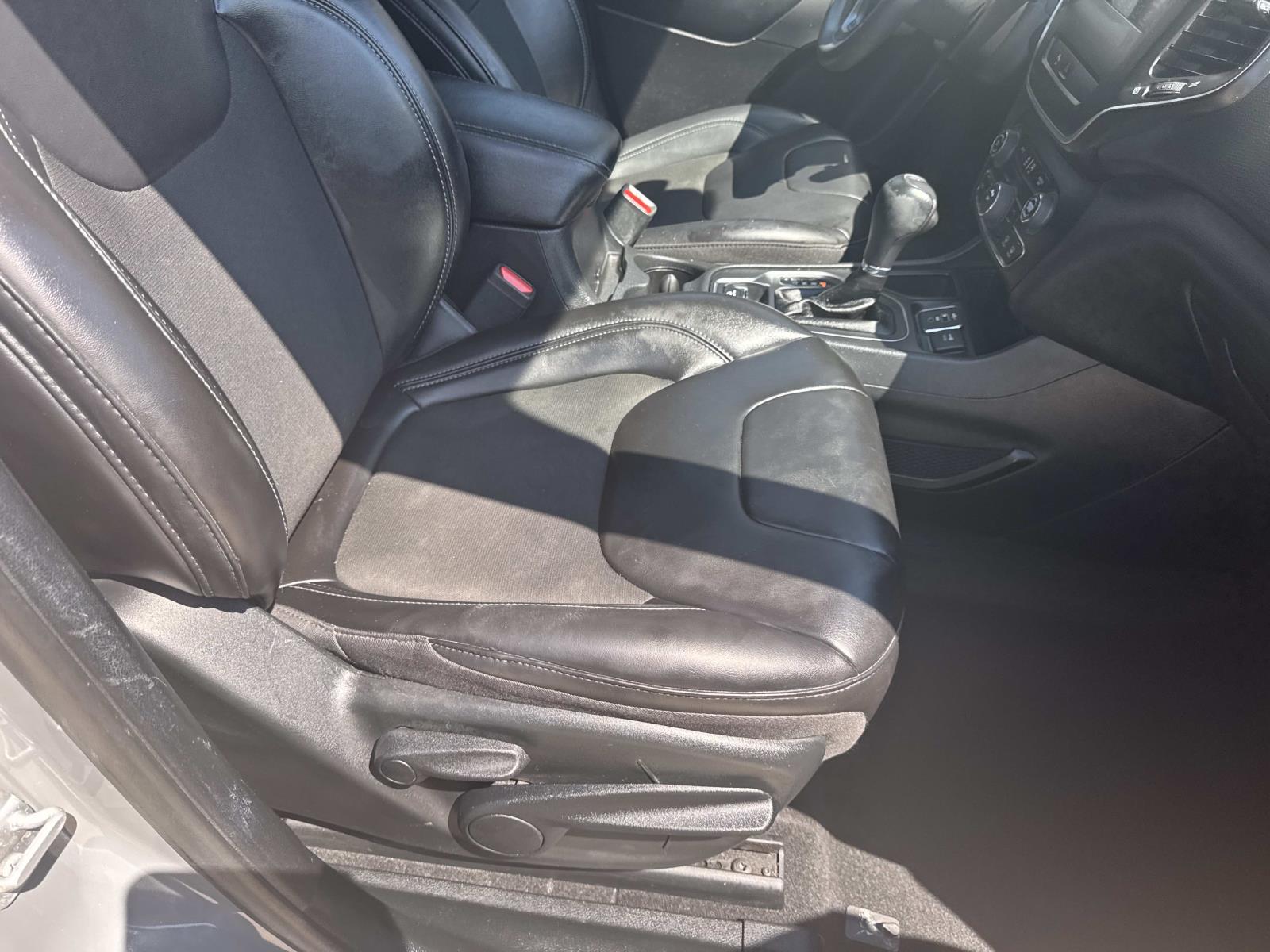 2020 Jeep Cherokee Latitude photo 10