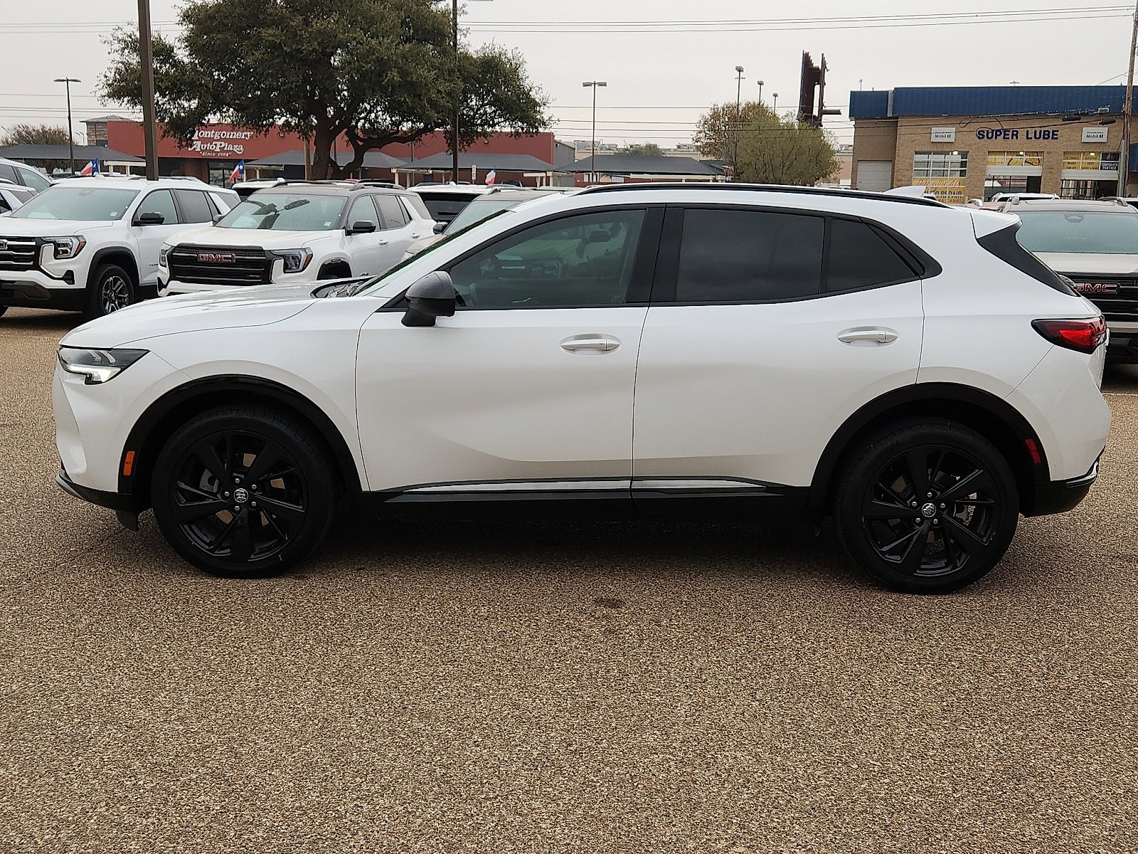 2023 Buick Envision Essence photo 2