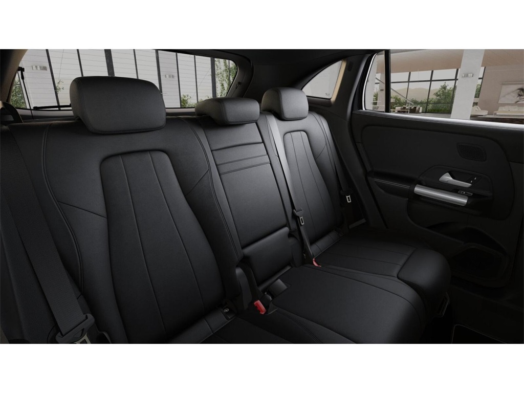 2026 Mercedes Benz GLA 250 4MATIC photo 5