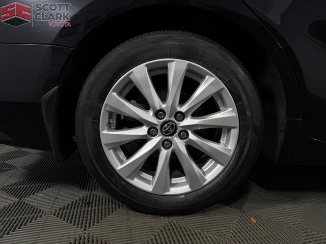 2019 Toyota Camry LE photo 9