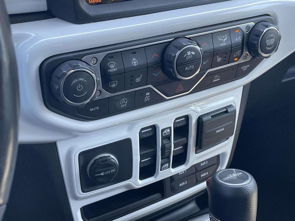 2021 Jeep Gladiator Sport photo 34