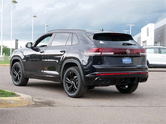 2025 Volkswagen Atlas Cross Sport SE R-Line photo 3