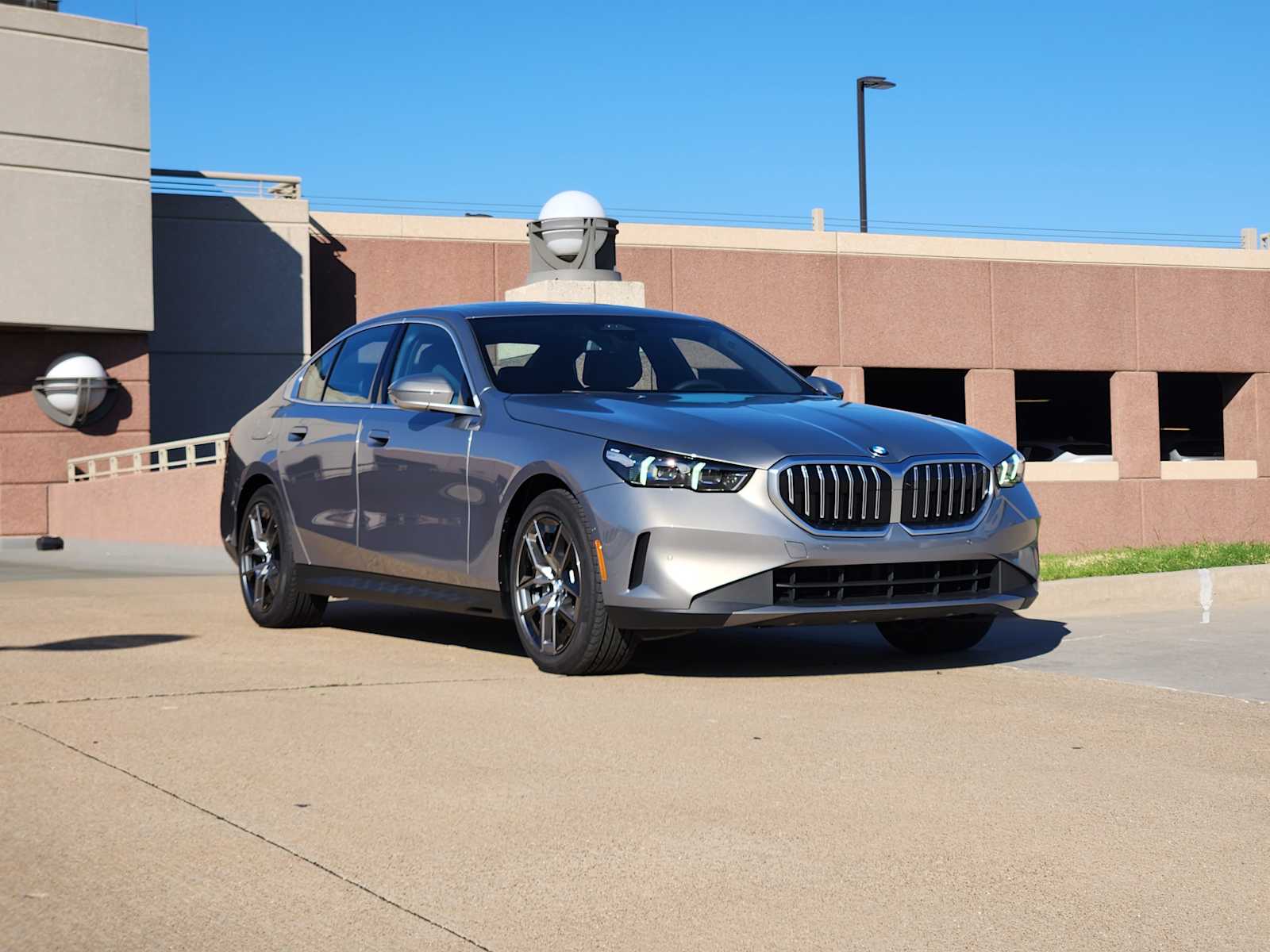 2026 Bmw 530i photo 2