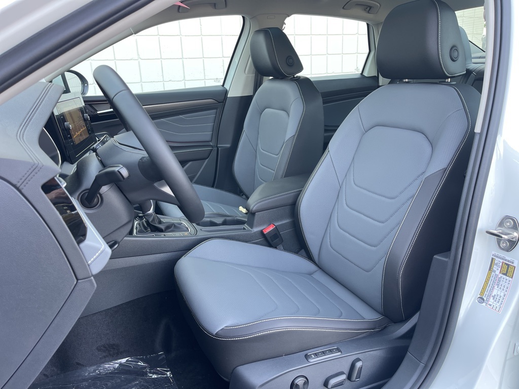 2025 Volkswagen Jetta 1.5T SEL photo 16