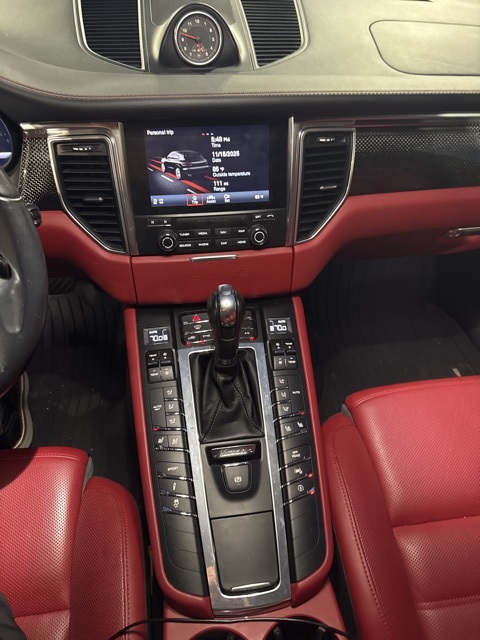 2018 Porsche Macan Turbo Performance Package photo 3