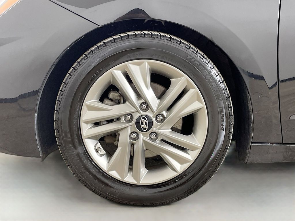 2019 Hyundai Elantra Value Edition photo 29