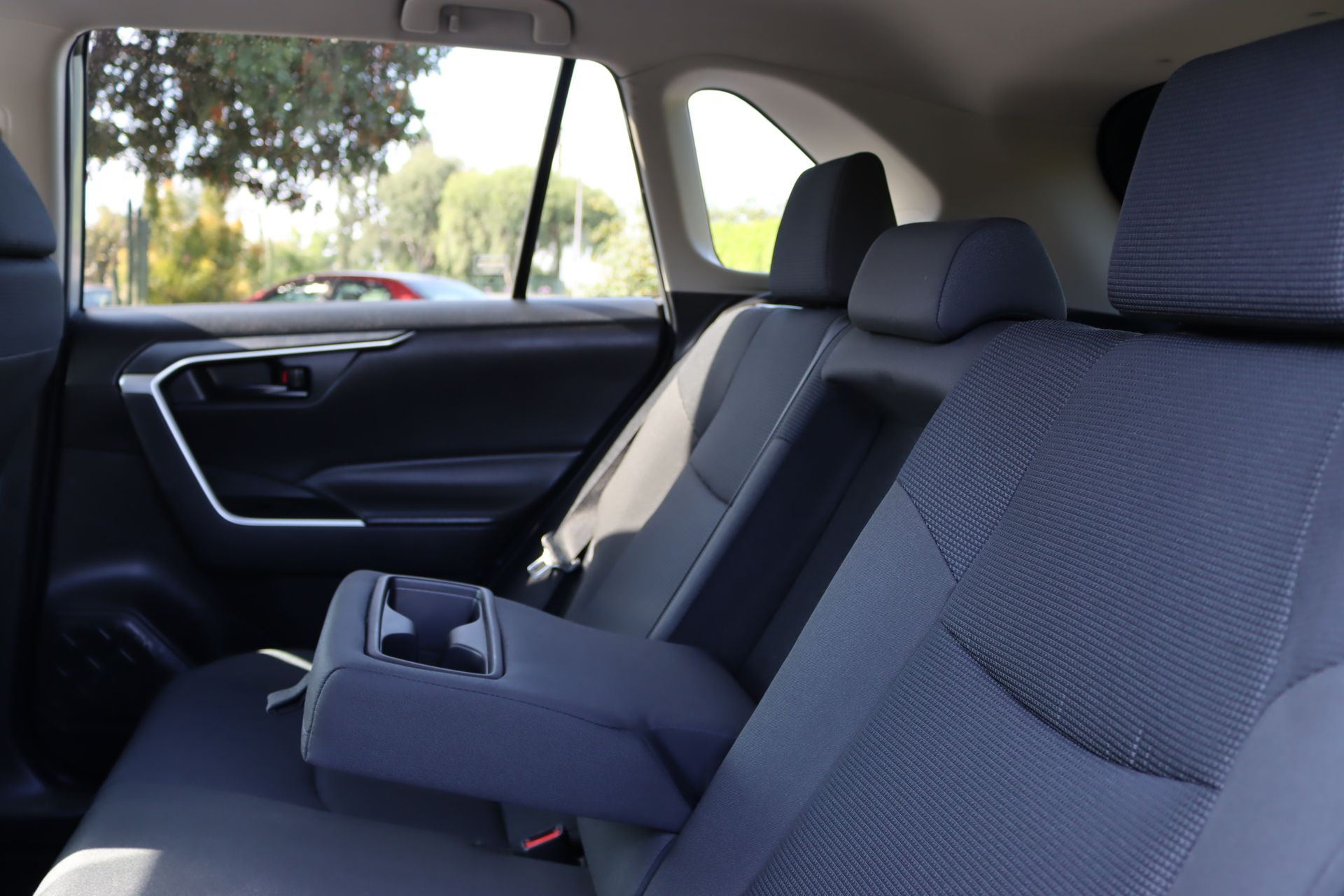 2024 Toyota RAV4 Hybrid LE photo 18