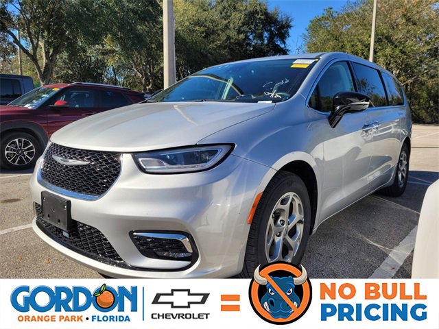 2024 Chrysler Pacifica Limited's photo