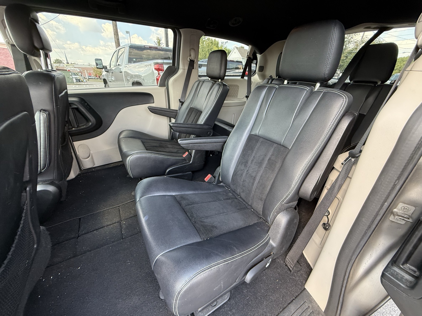2014 Dodge Grand Caravan SXT photo 13