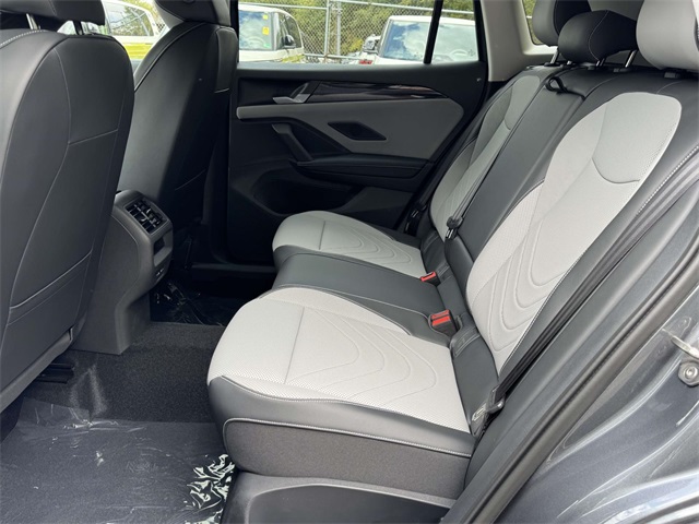 2025 Volkswagen Tiguan SE photo 14