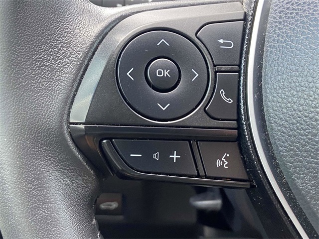 2021 Toyota RAV4 XLE Premium photo 16