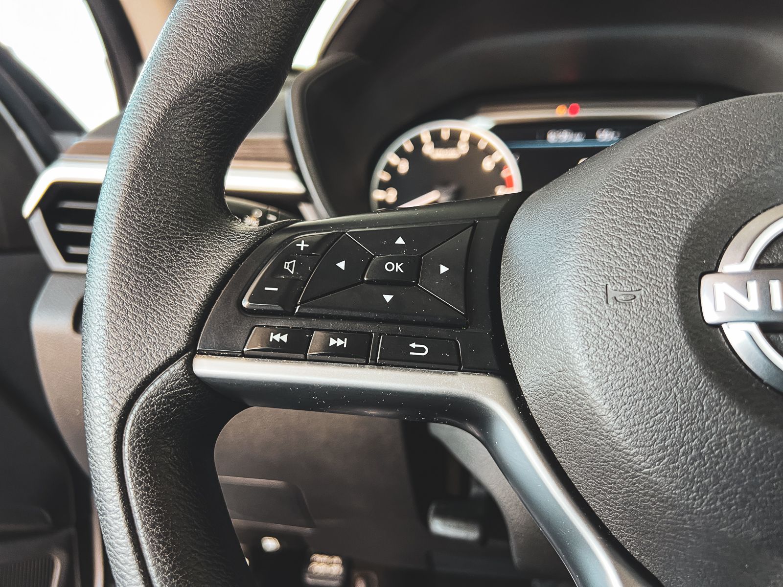 2024 Nissan Altima 2.5 SV photo 21