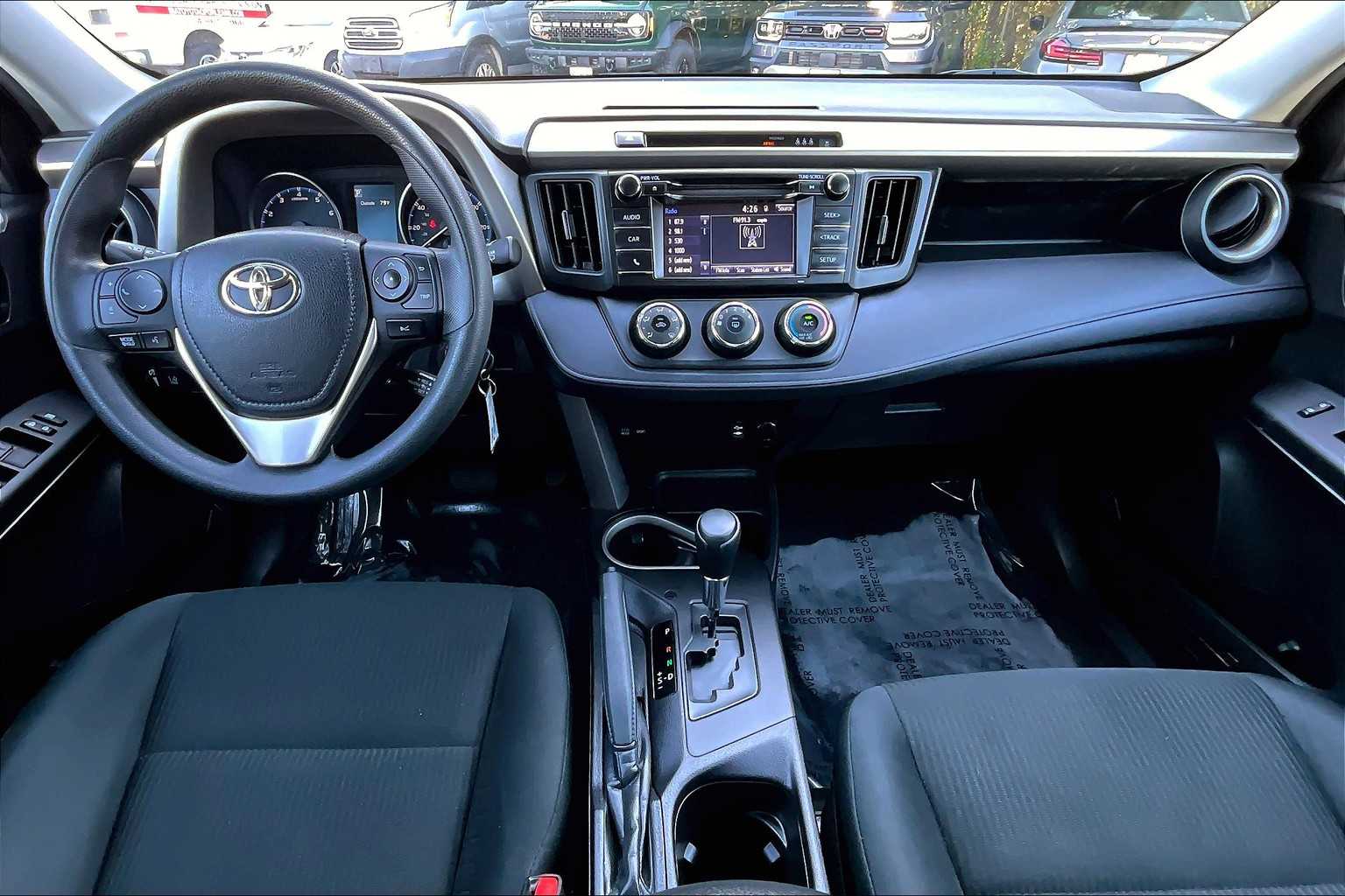 2017 Toyota RAV4 LE photo 13