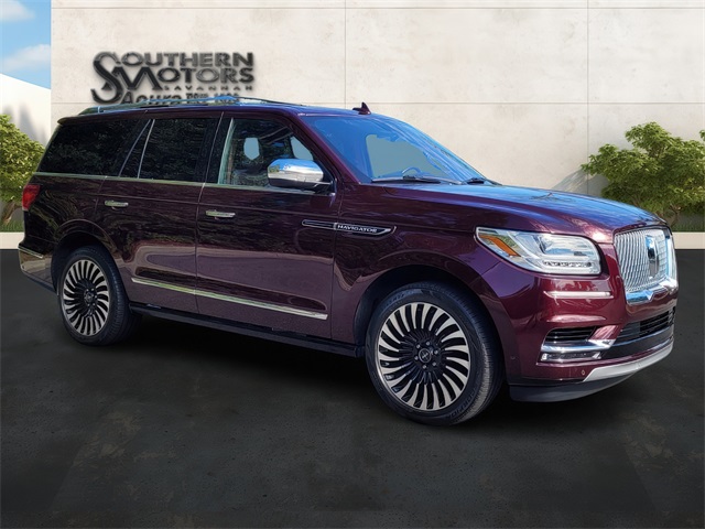 2018 Lincoln Navigator Black Label photo 2