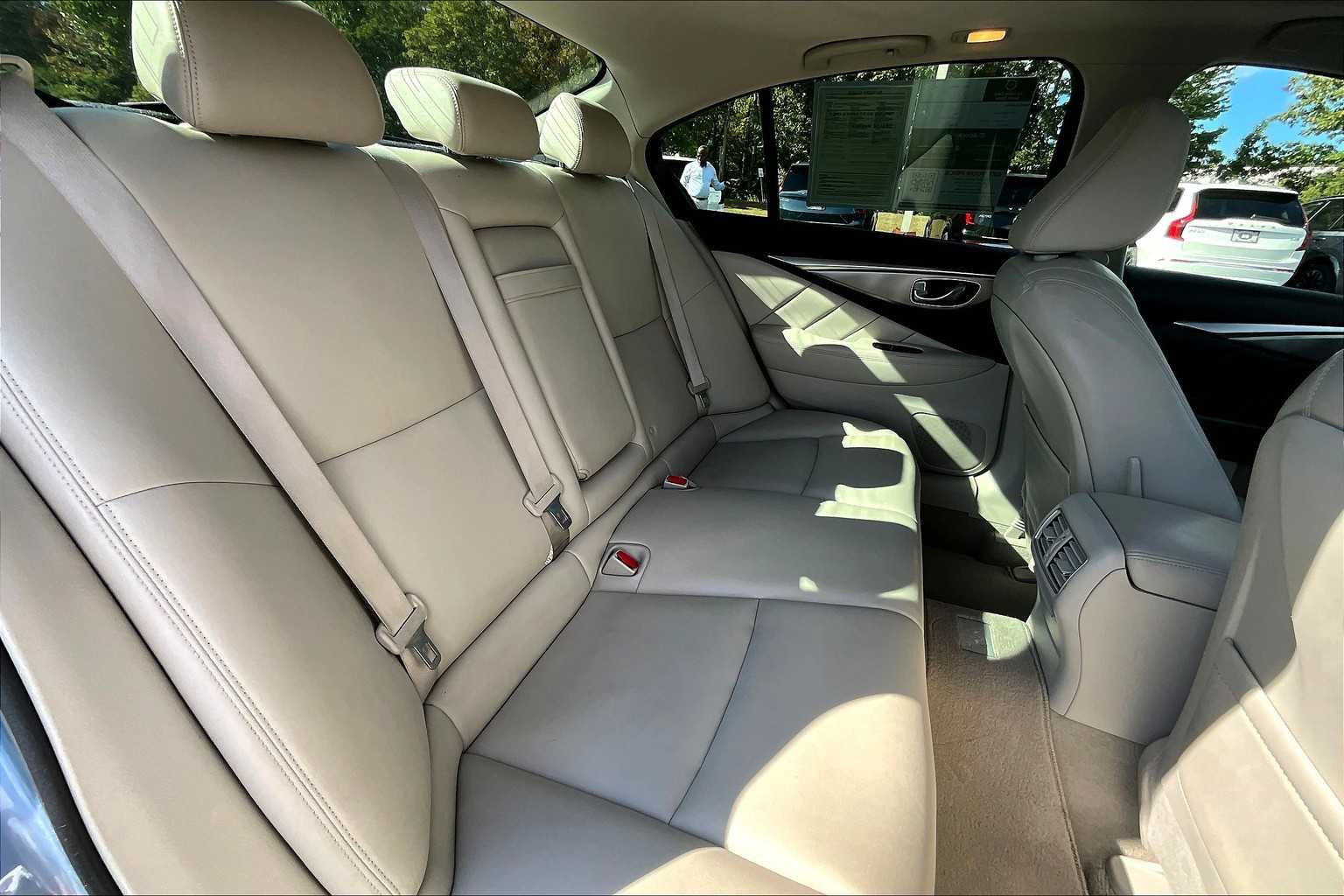 2014 Infiniti Q50 Premium photo 18