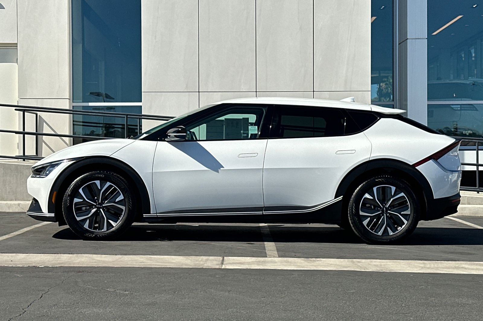 2024 Kia EV6 Light photo 6