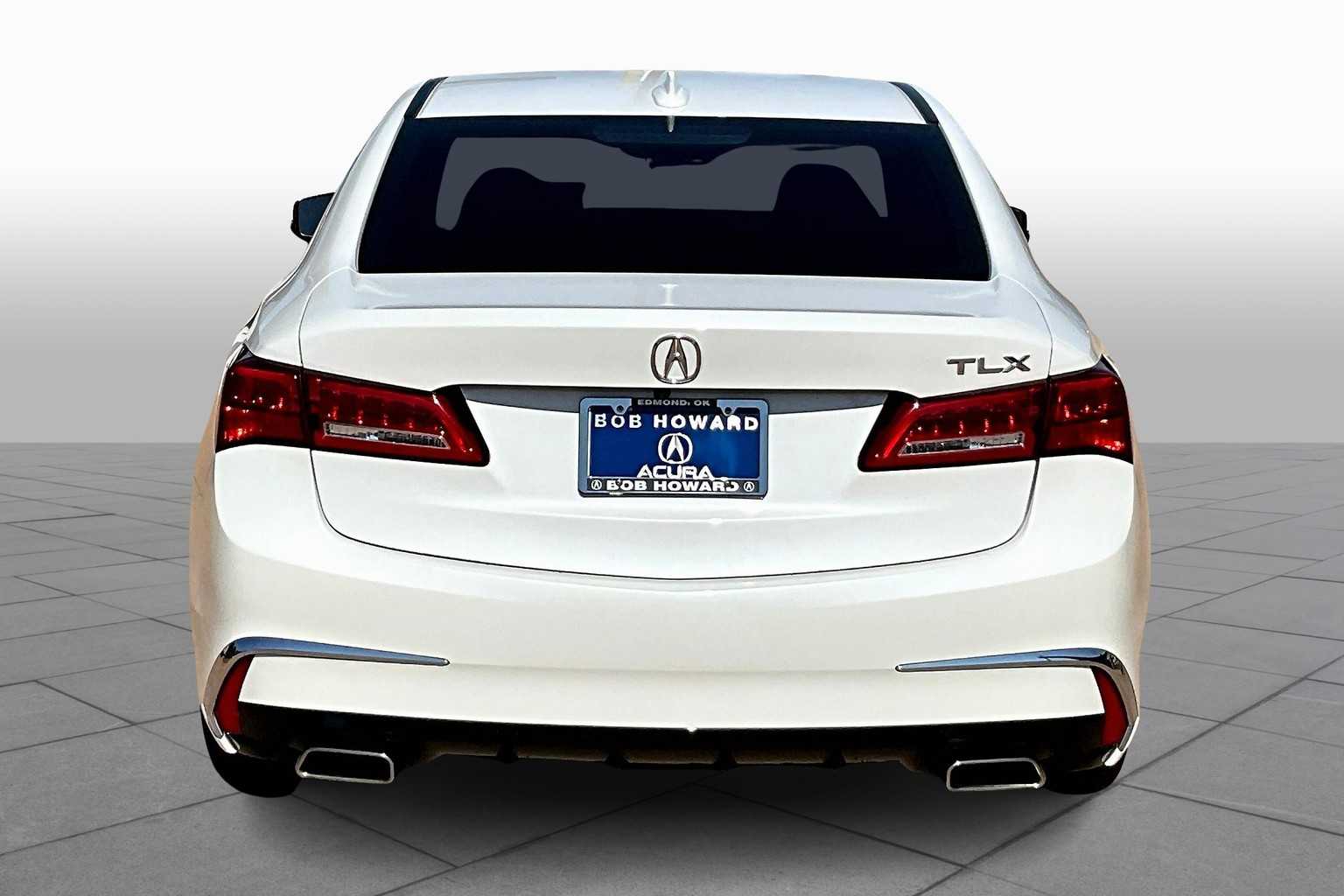 2018 Acura TLX photo 3