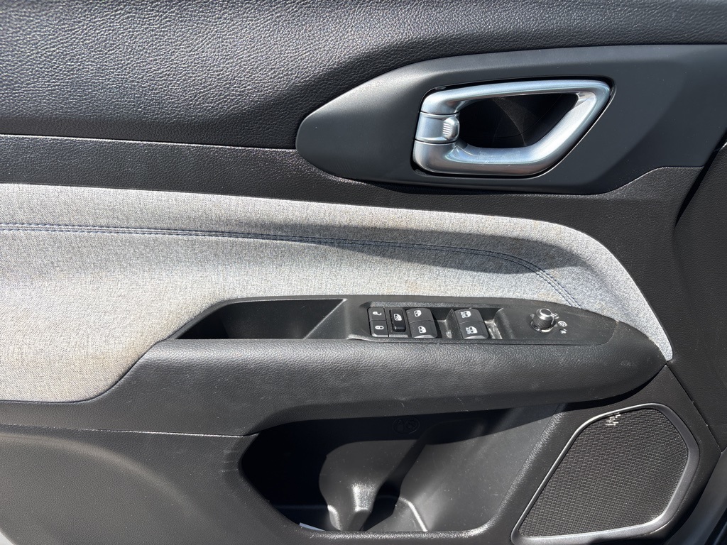 2022 Jeep Compass Latitude photo 20