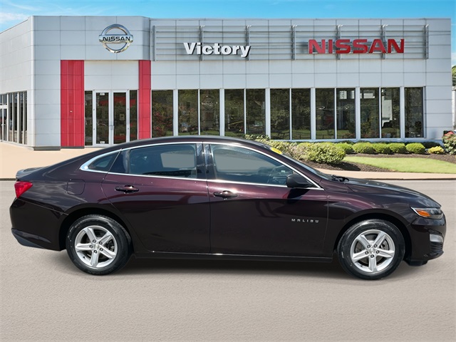 2020 Chevrolet Malibu LS photo 2