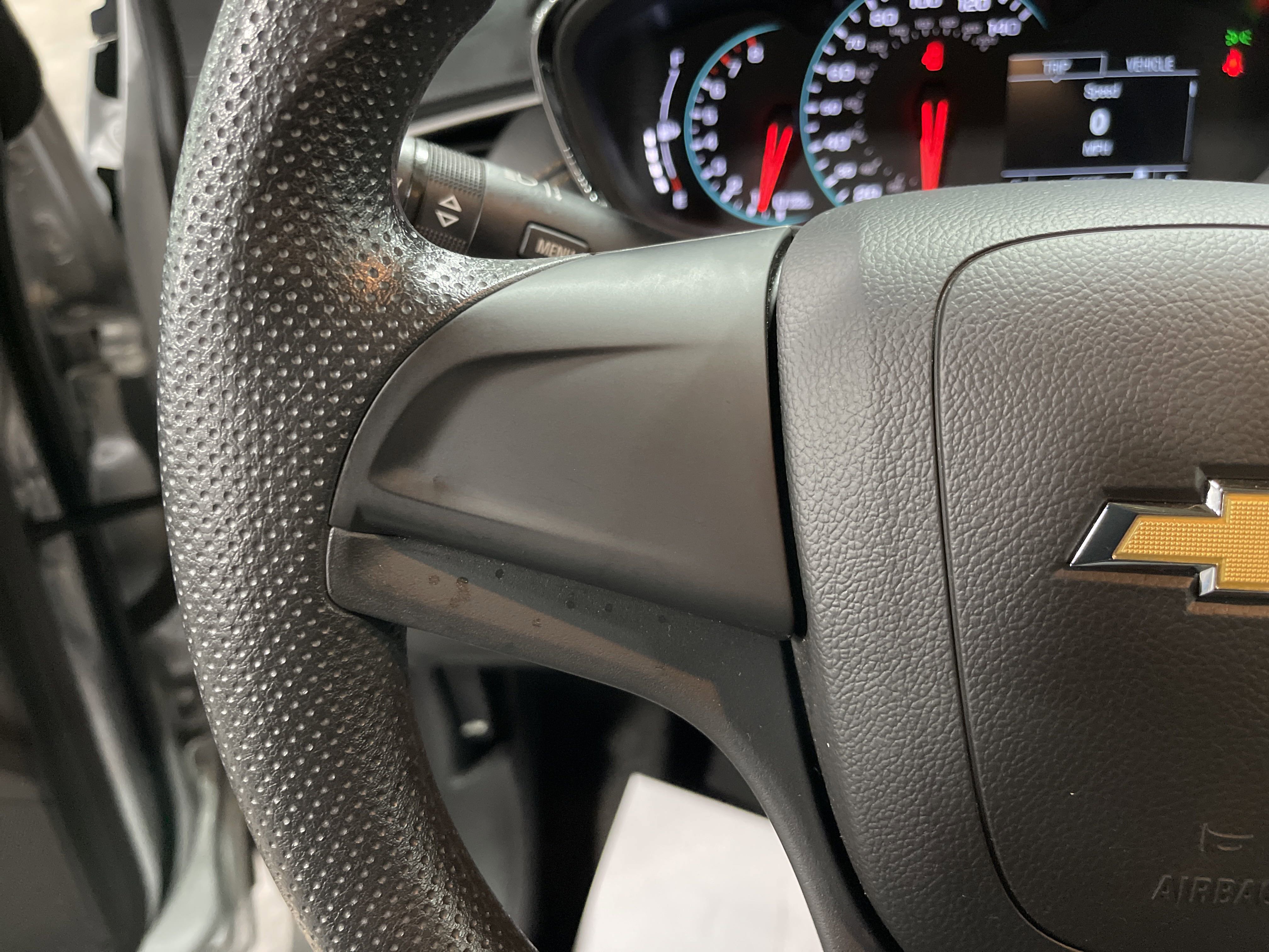 2021 Chevrolet Trax LS photo 4