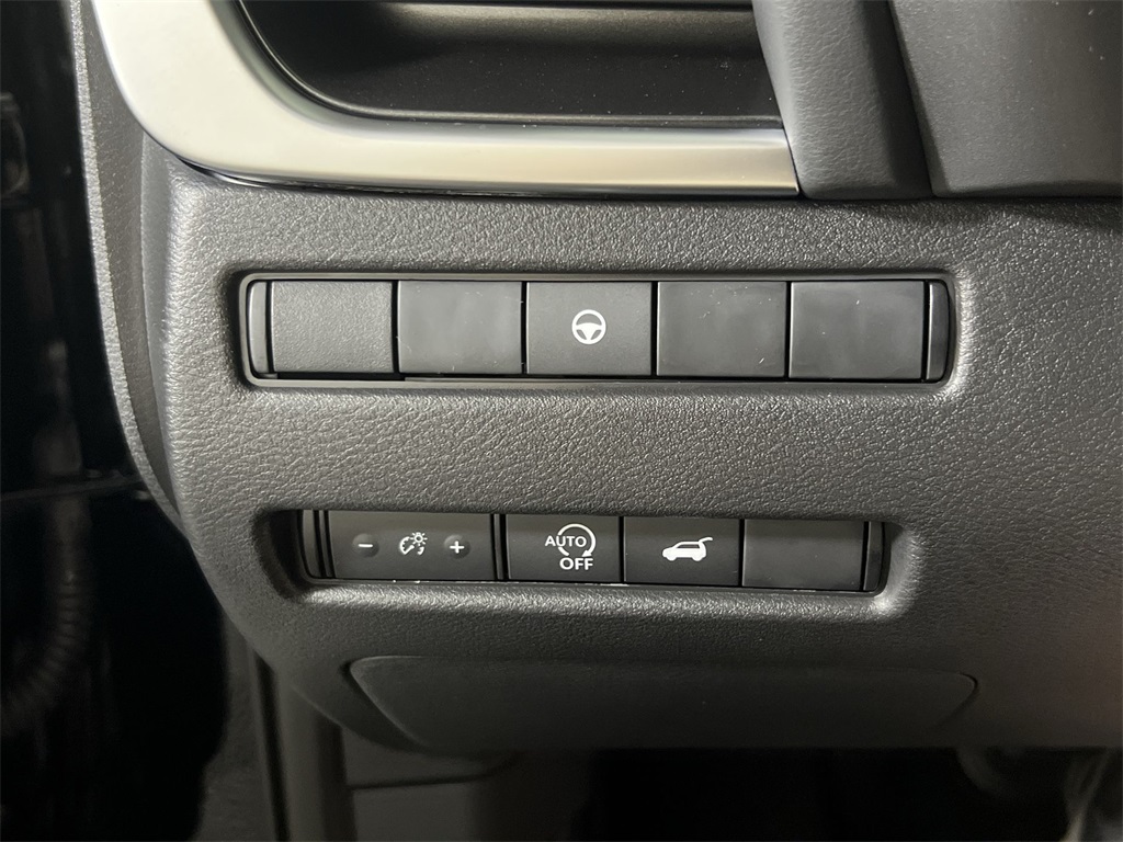 2026 Nissan Rogue SV photo 14
