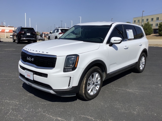 2022 Kia Telluride LX photo 3
