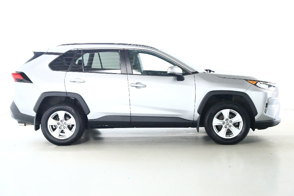 2021 Toyota RAV4 XLE photo 10
