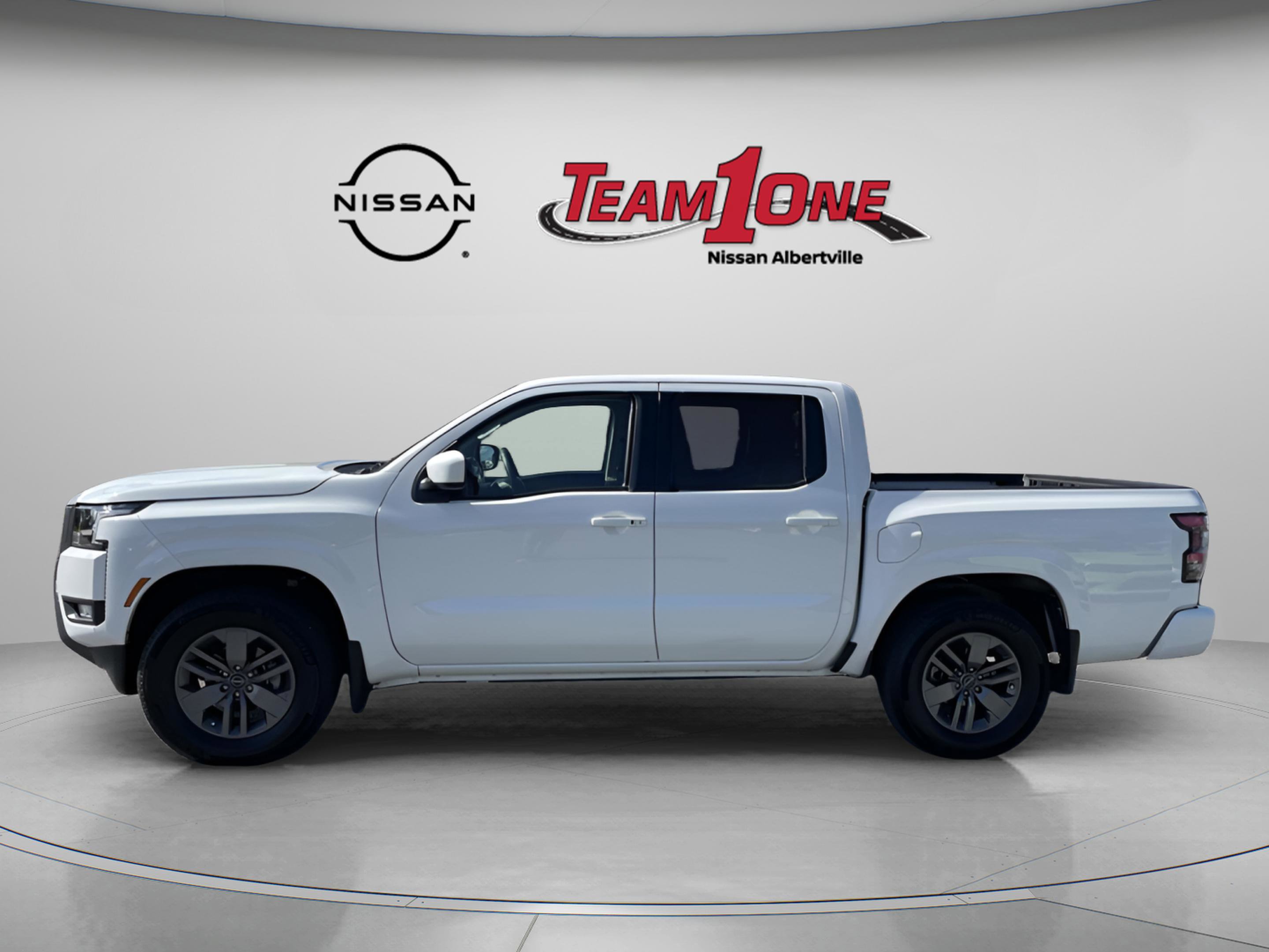2025 Nissan Frontier SV photo 3