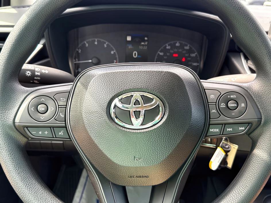 2025 Toyota Corolla LE photo 14