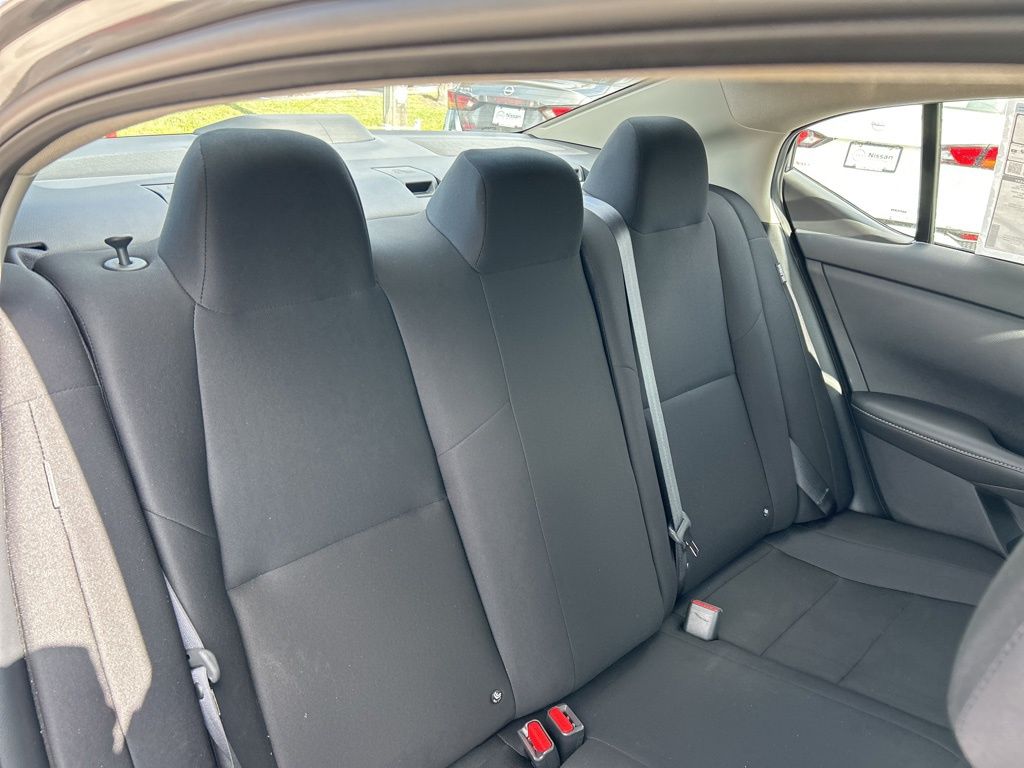 2025 Nissan Sentra S photo 38