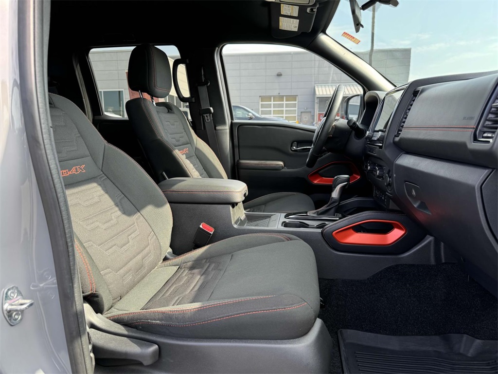 2023 Nissan Frontier PRO-4X photo 13