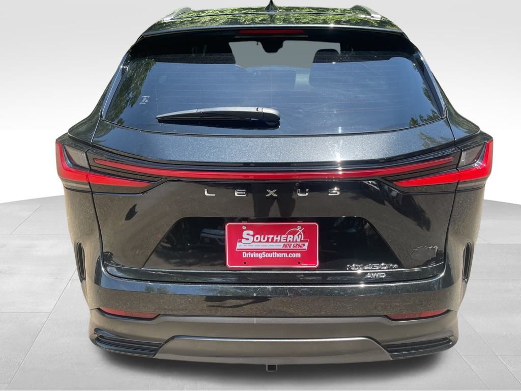 2024 Lexus NX 450h+ Luxury photo 4