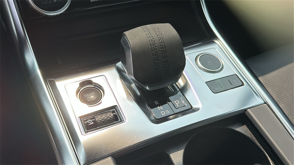 2024 Jaguar XF P300 R-Dynamic SE photo 21